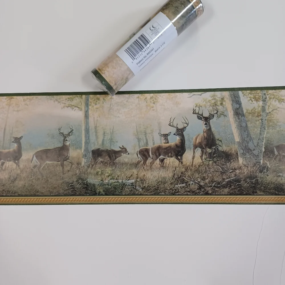 Wallpaper Border Buck in Woods Green Trim